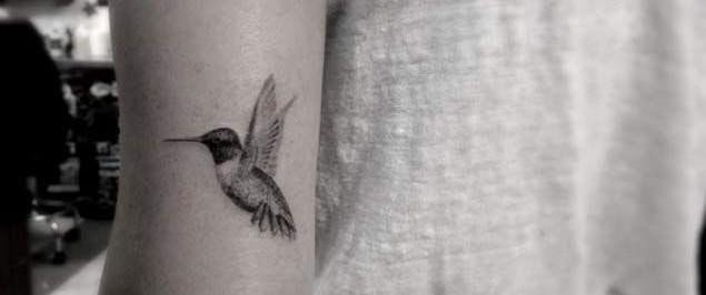 多款女孩喜爱的蜂鸟纹身图案