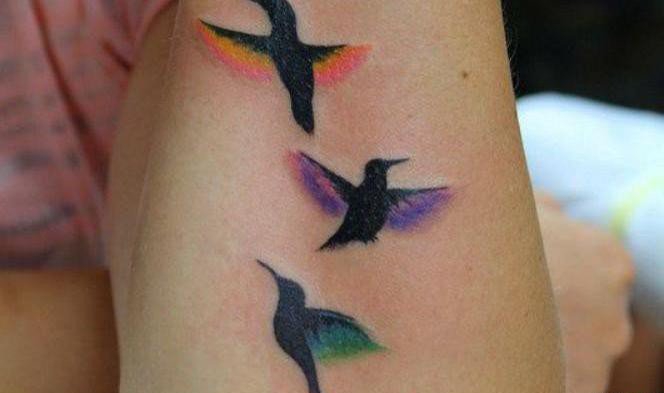 多款女孩喜爱的蜂鸟纹身图案