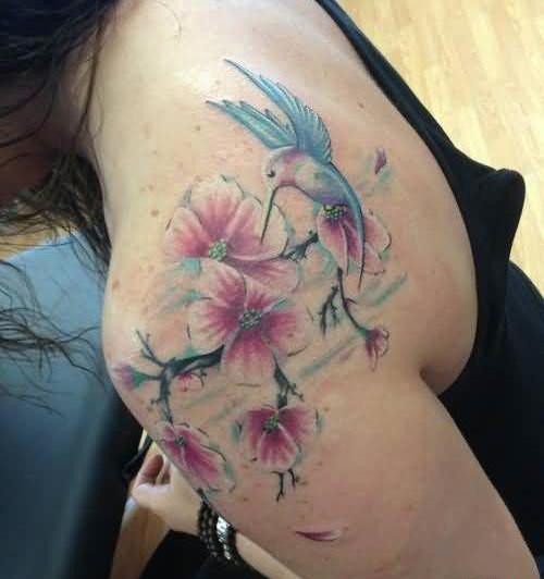 多款女孩喜爱的蜂鸟纹身图案