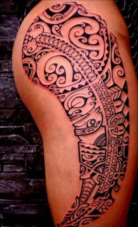 腿部帅气的黑色部落图腾纹身图案