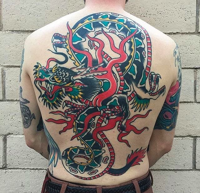 大胆明亮的动物纹身图案来自约书亚