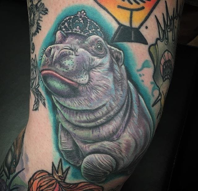 胖呼呼的可爱的河马纹身图案