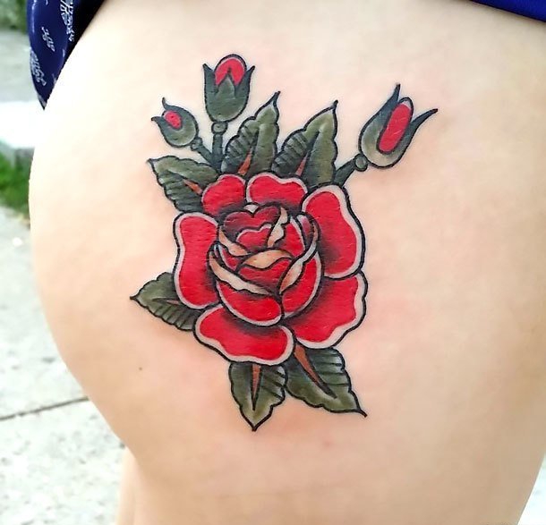 女性性感部位上诱人的纹身图案