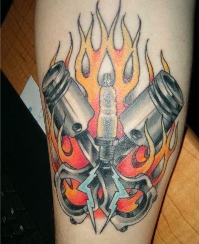 男性喜爱的代表激情燃烧与动力的活塞纹身图案