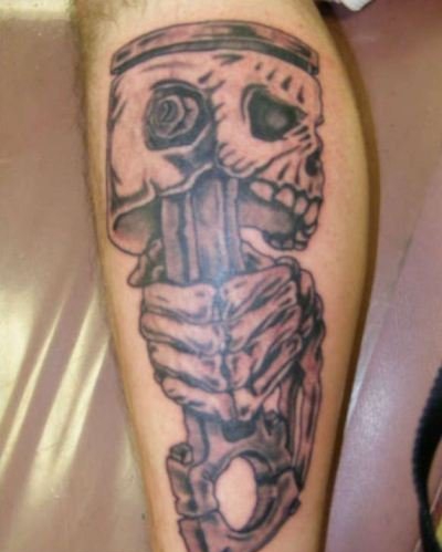 男性喜爱的代表激情燃烧与动力的活塞纹身图案