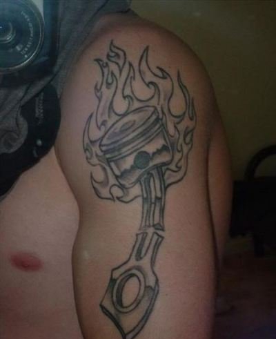 男性喜爱的代表激情燃烧与动力的活塞纹身图案