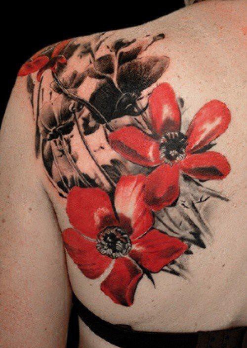 女性肩膀上多款漂亮的花朵纹身图案