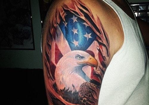战争主题下的美国国旗纹身图案