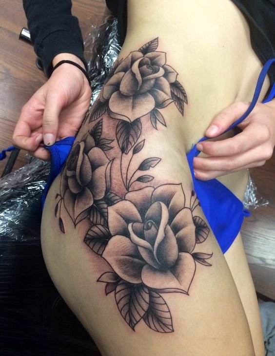 女性大腿上各种样式漂亮的纹身图案