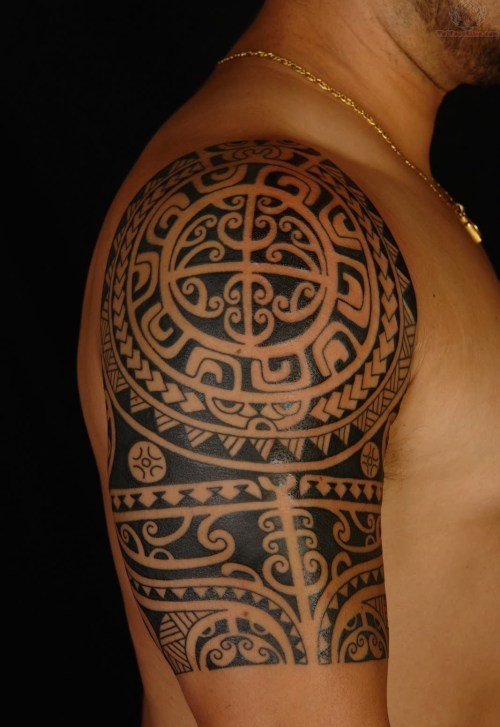 让人看到的是无限力量的男性半袖大臂部落图腾纹身图案