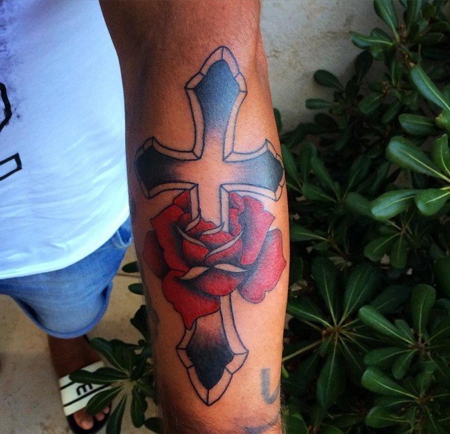 多款帅气的信仰十字架纹身图案