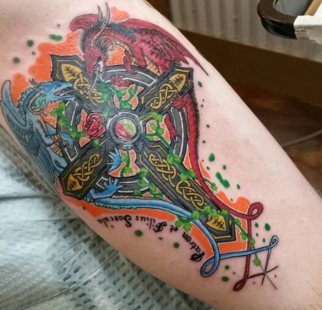 多款帅气的信仰十字架纹身图案