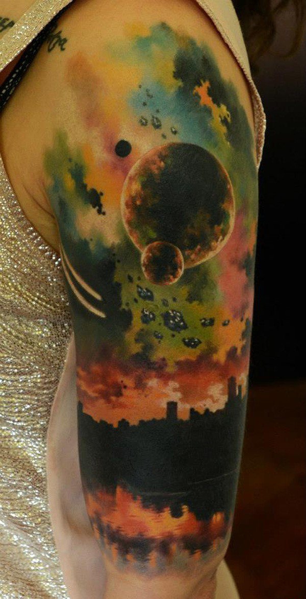 手臂上的漂亮的水彩画风格纹身图案