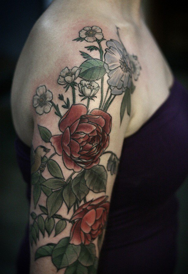 手臂上的漂亮的水彩画风格纹身图案