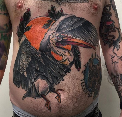 胸骨至下腹部上多种风格漂亮的纹身图案