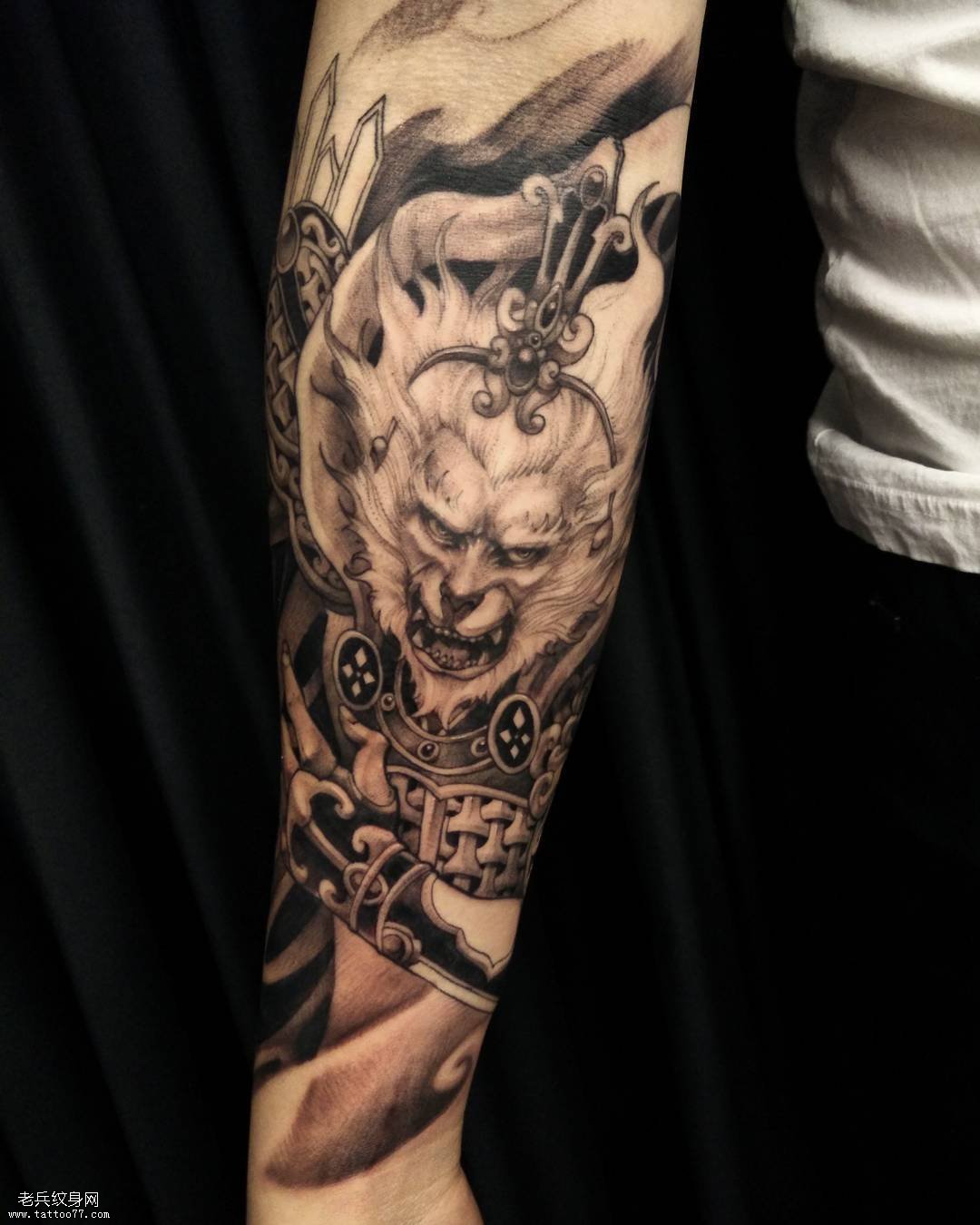 小臂斗战胜佛纹身图案