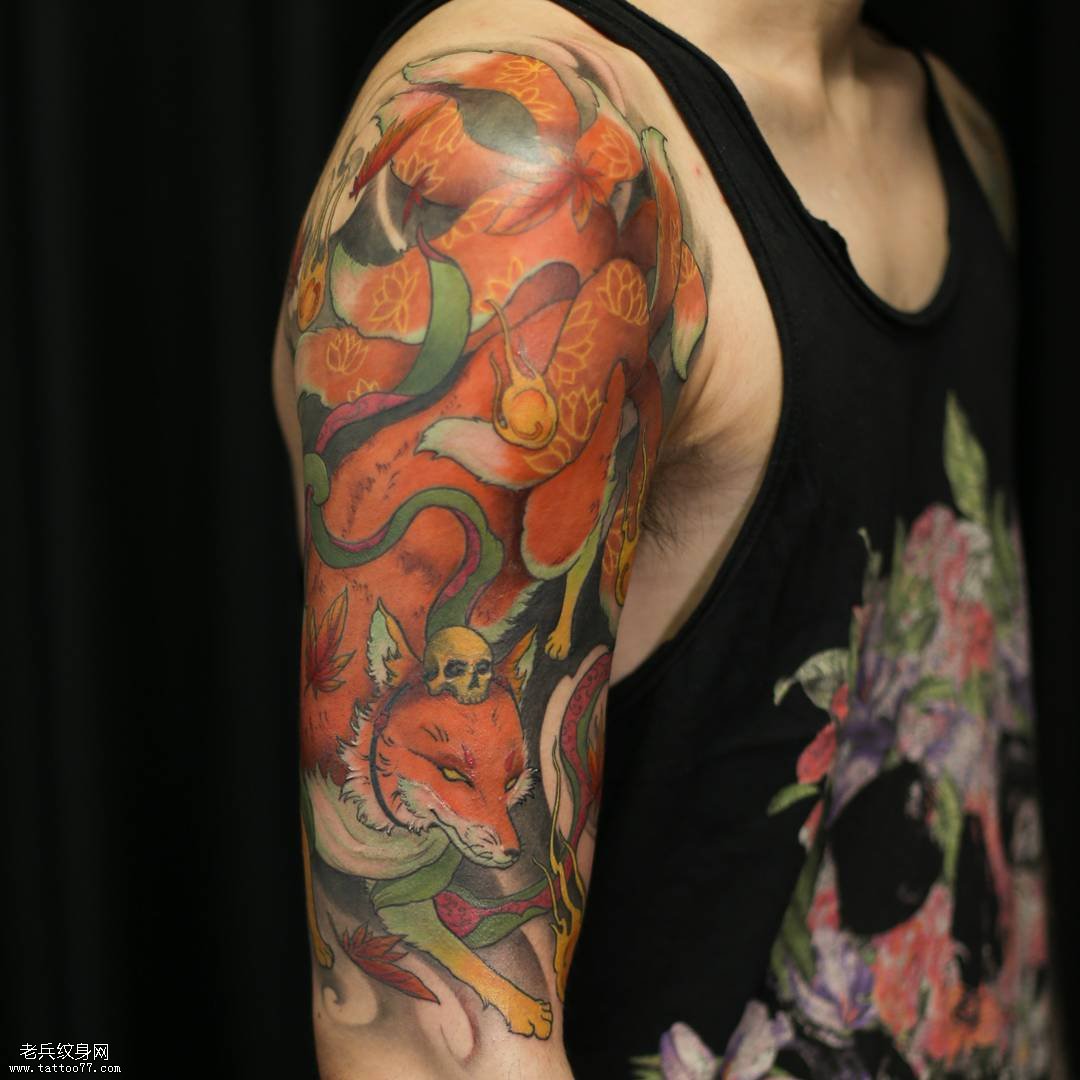 大臂狐狸纹身图案