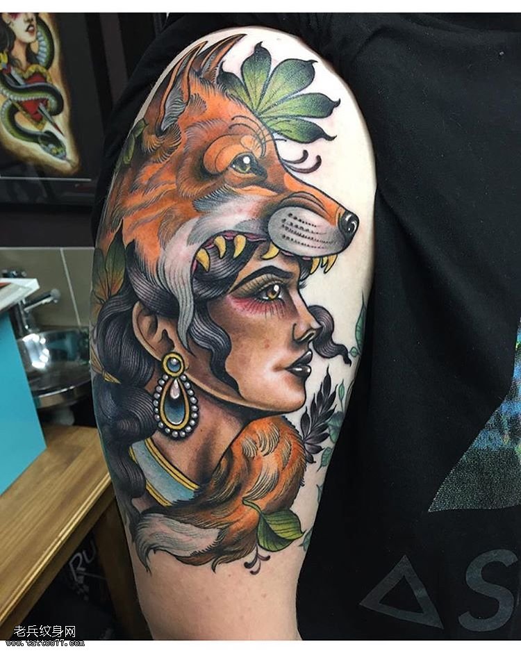 大臂女郎纹身图案