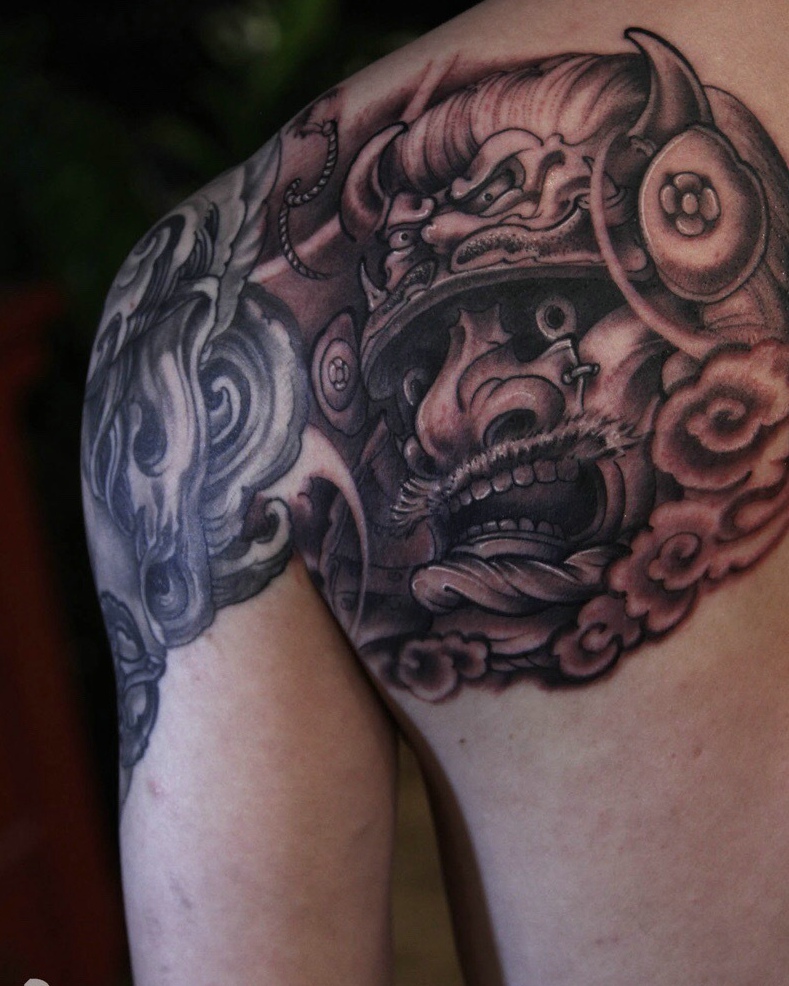 一款具有男人味的半甲纹身图案