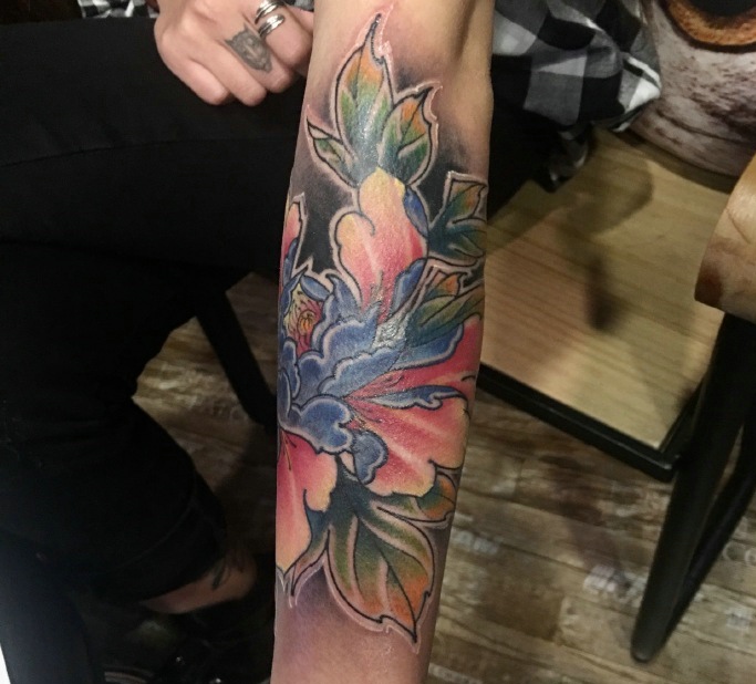 花臂时尚年轻派花朵纹身图案