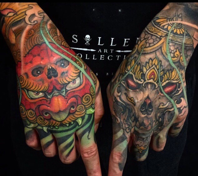 一组花手背纹身图案高调抢眼