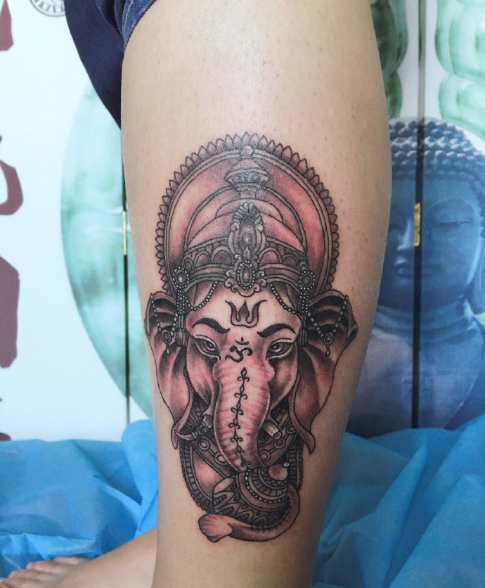 小腿外侧时尚派小象神纹身图案