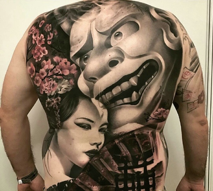满背日式花妓与般若纹身图案