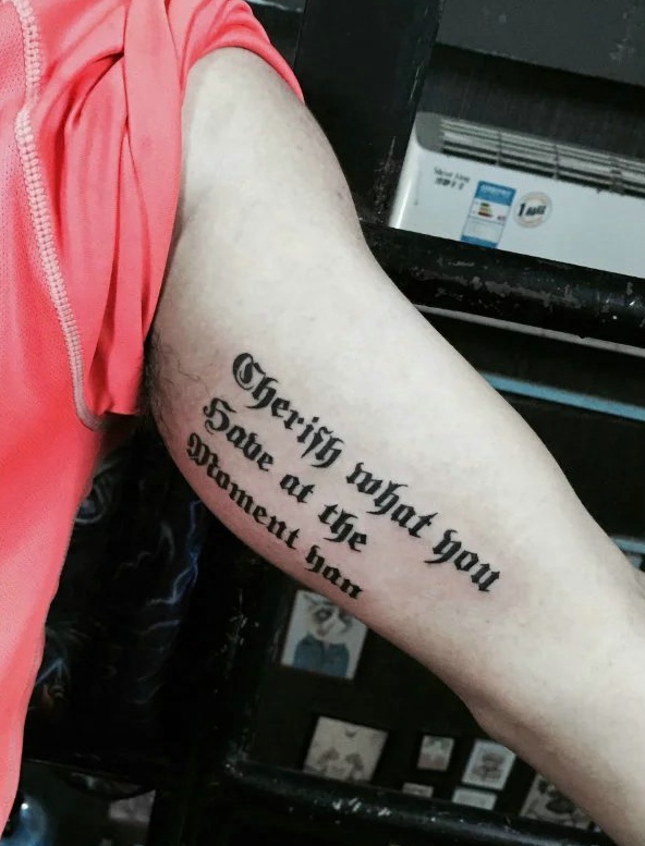 手臂内侧英文纹身图案简单低调