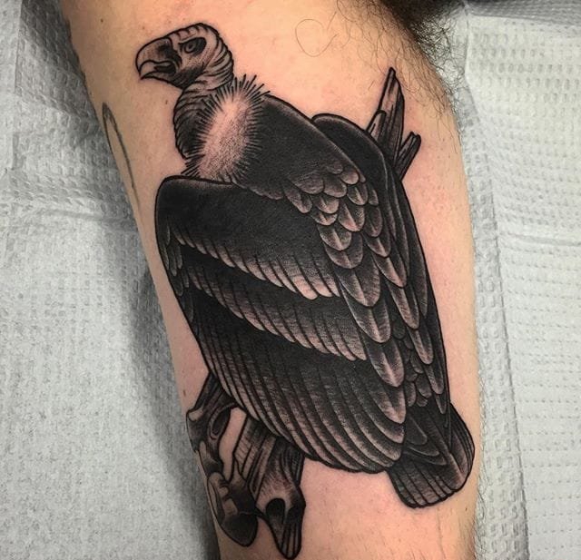 11款霸气十足的黑色秃鹰纹身图案