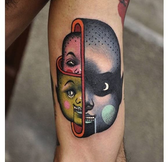 精致的和神圣的彩色俄罗斯嵌套娃娃纹身图案