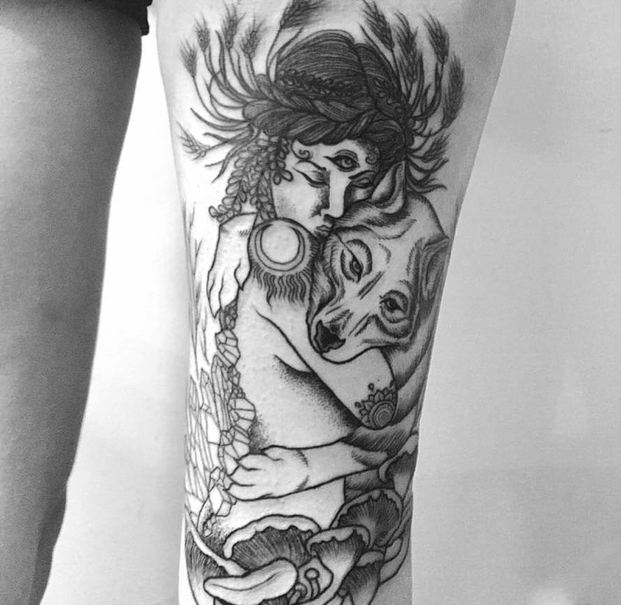 精致的黑白色点刺纹身图案来自于玛丽