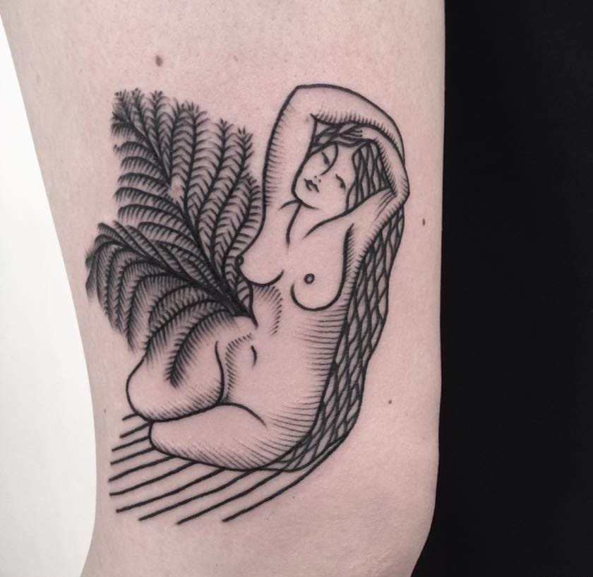 简单的黑色线条纹身图案来自于韦勒