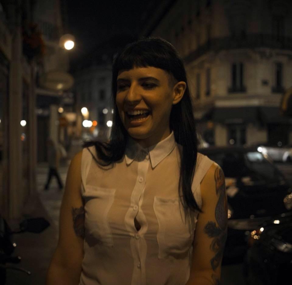 简单的黑色线条纹身图案来自于韦勒