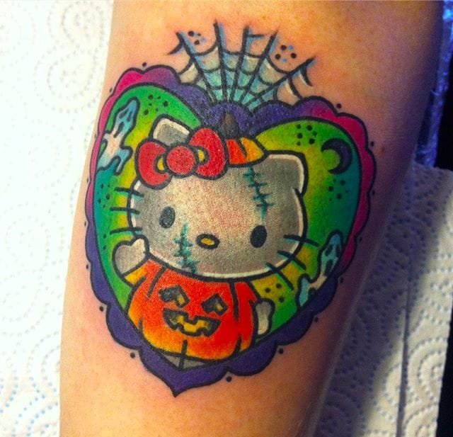 彩色的卡通动物纹身小马驹和凯蒂猫纹身图案