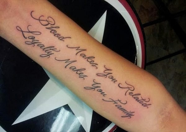 个性的引用多段落英文字纹身图案