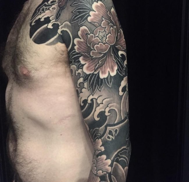 漂亮的牡丹花朵纹身图案