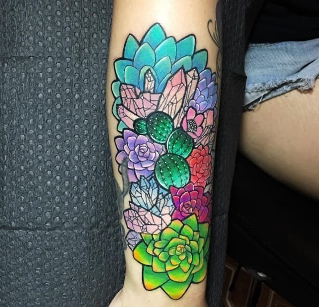 女生喜爱的13款彩色的甜美的多肉植物纹身图案