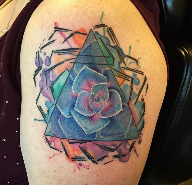 女生喜爱的13款彩色的甜美的多肉植物纹身图案