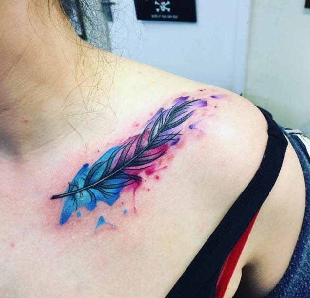 30款精致漂亮的羽毛纹身图案