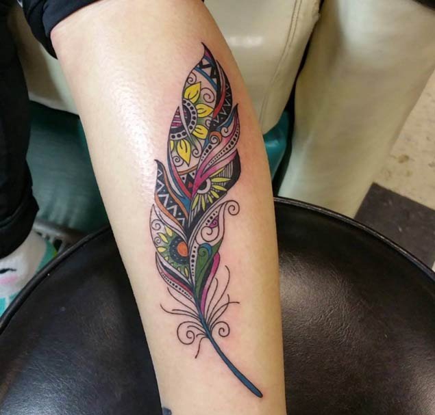 30款精致漂亮的羽毛纹身图案