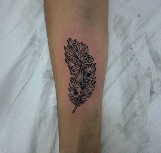 30款精致漂亮的羽毛纹身图案
