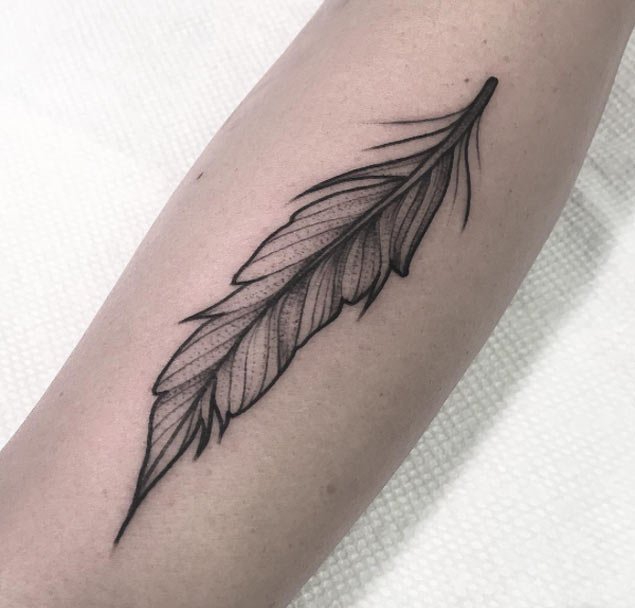 30款精致漂亮的羽毛纹身图案