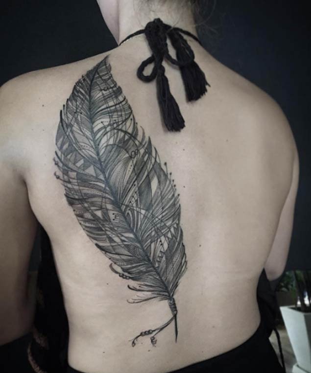 30款精致漂亮的羽毛纹身图案