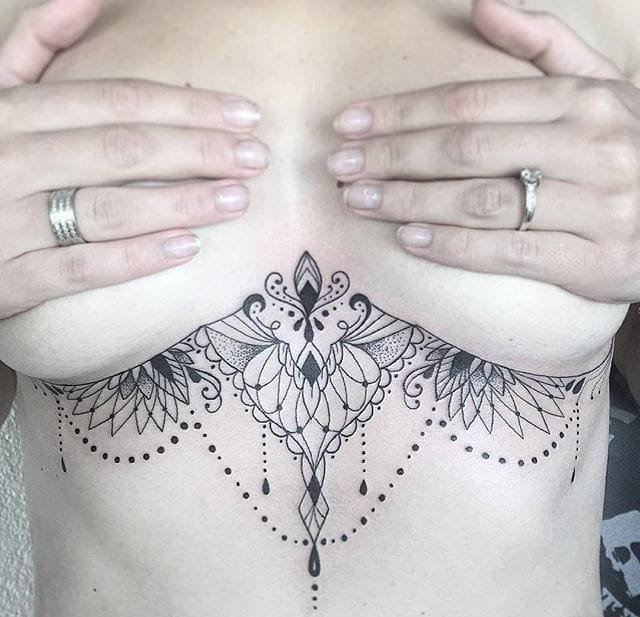 多款女性胸骨腹部上漂亮精致的装饰风格纹身图案