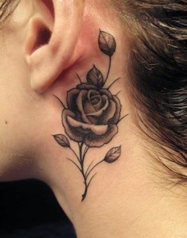 女孩耳后根上的小清新纹身图案