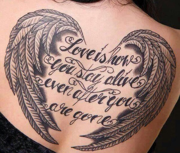 女性背部漂亮的天使翅膀纹身图案