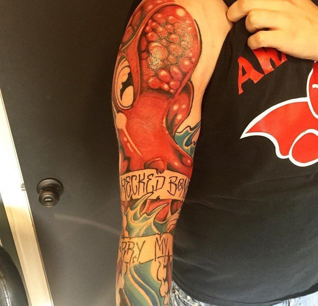 女性身上漂亮的大章鱼纹身图案