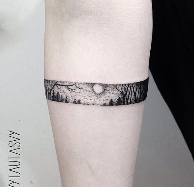 奇妙的黑色的几何点刺纹身图案