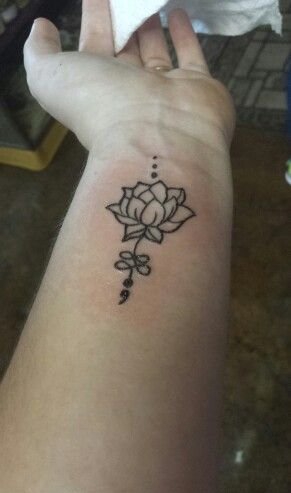 多款清新的简单的分号纹身图案