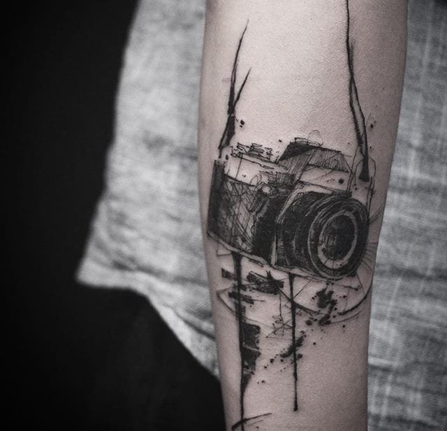 抽象的写生风格素描水彩纹身图案来自于纹身师纳迪